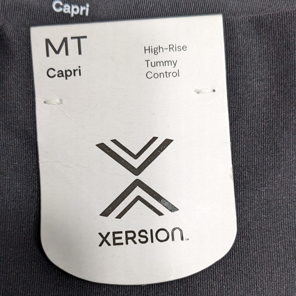 Xersion Black Workout Capri Leggings, MT - Picture 3 of 5